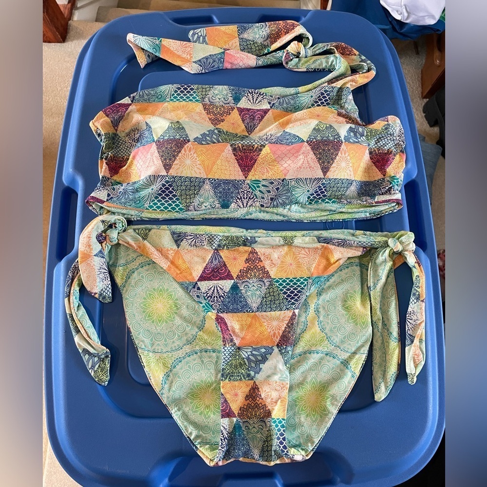 Women’s reversible bikini